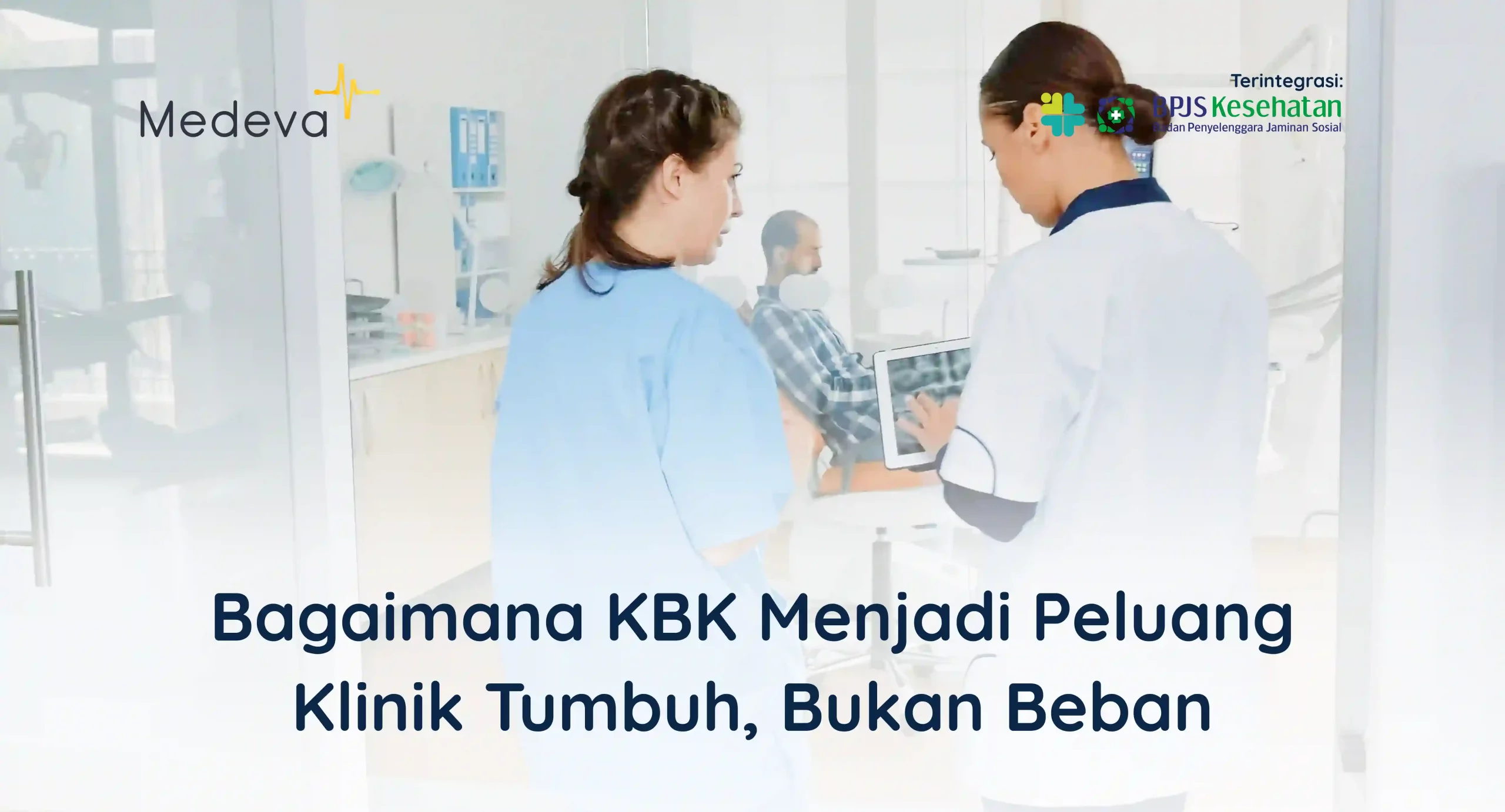 doctor-and-team- discussing-with-x-ray-scan