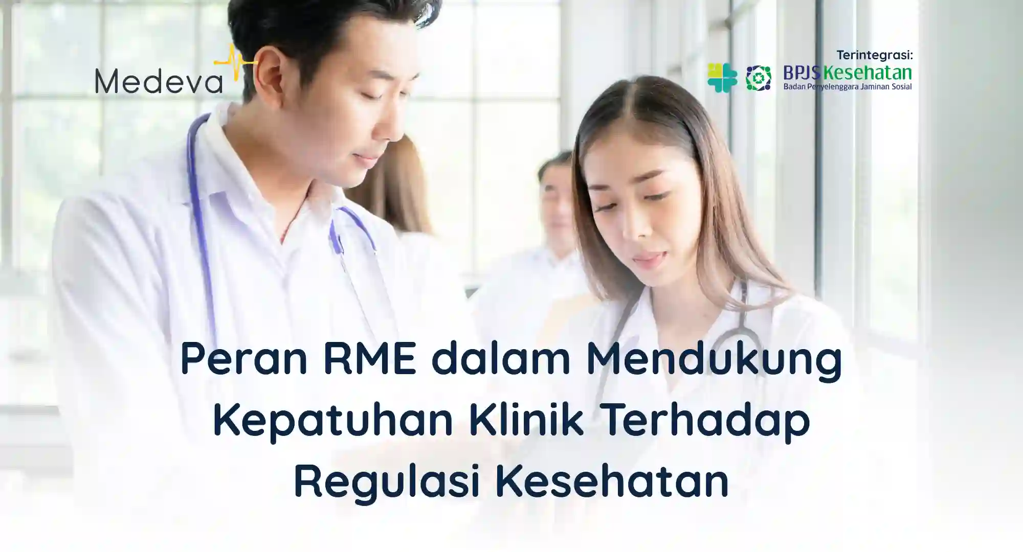 doctors-discussing-with-a-tablet